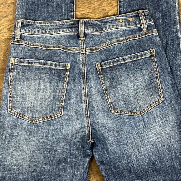 CABI Higher Straight Jeans in Prospector Wash Sz 6 #3940 EUC - Picture 5 of 7